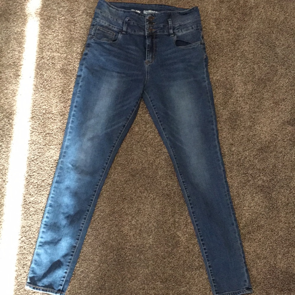 Women’s buttlifting jeans